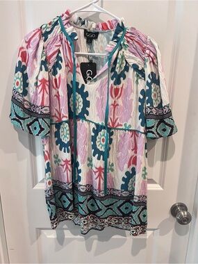 NWT GiGiO Top Size Small